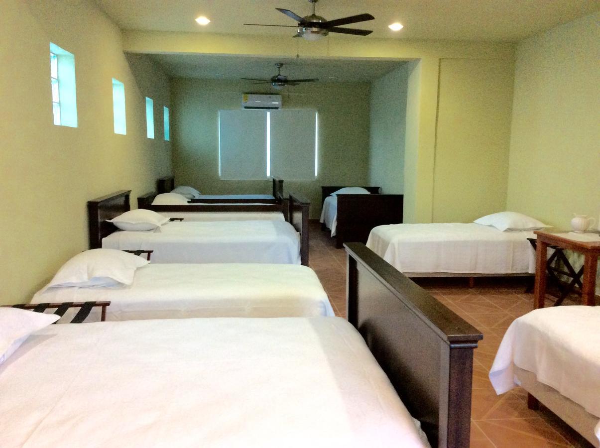 Casa Paloma Blanca Hostel Исла-Мухерес Экстерьер фото